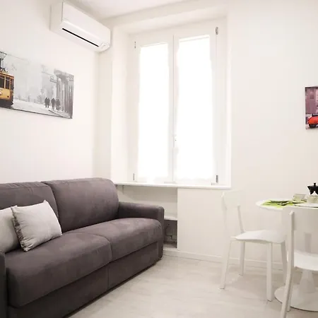 Apartment Navigli Tiny Bright House