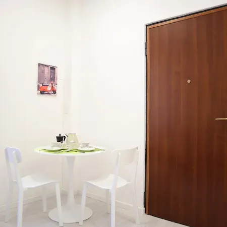 Navigli Tiny Bright House Apartment Milan